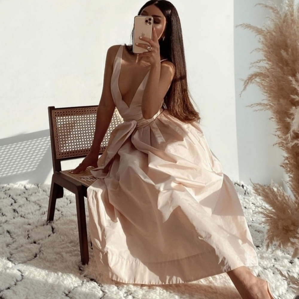 ZARA Voluminous Midi Dress with Bow Belt, Pockets ad Plunge V-Neck in Pale Pink